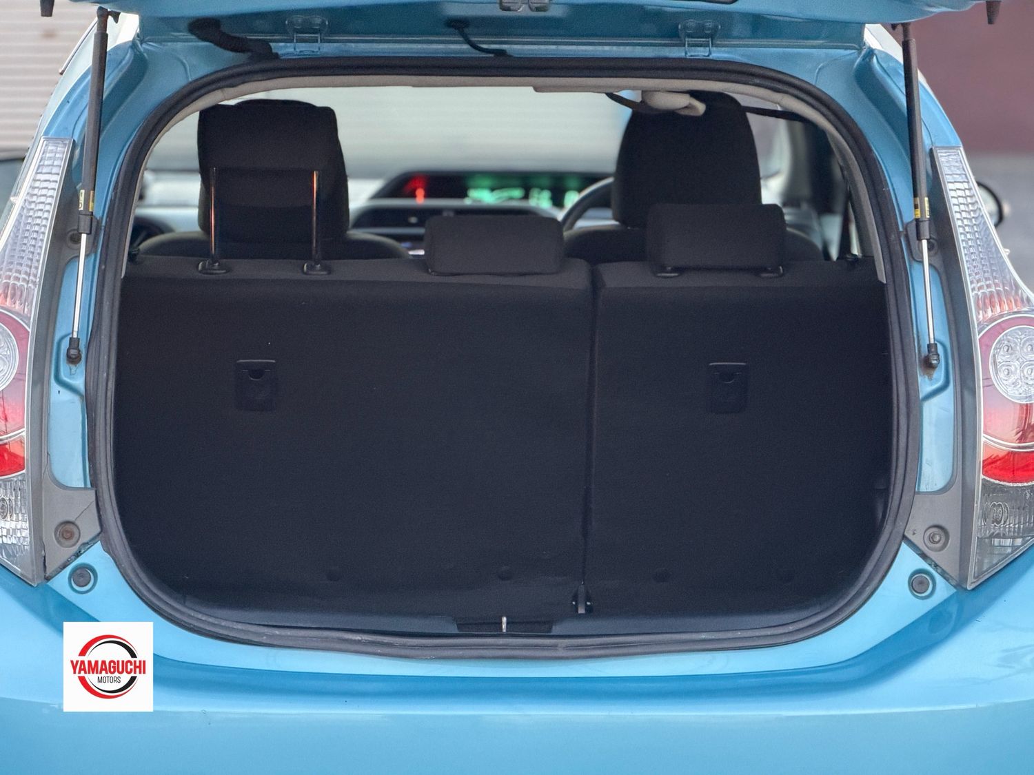 Toyota Aqua Hybrid Blue Edition 