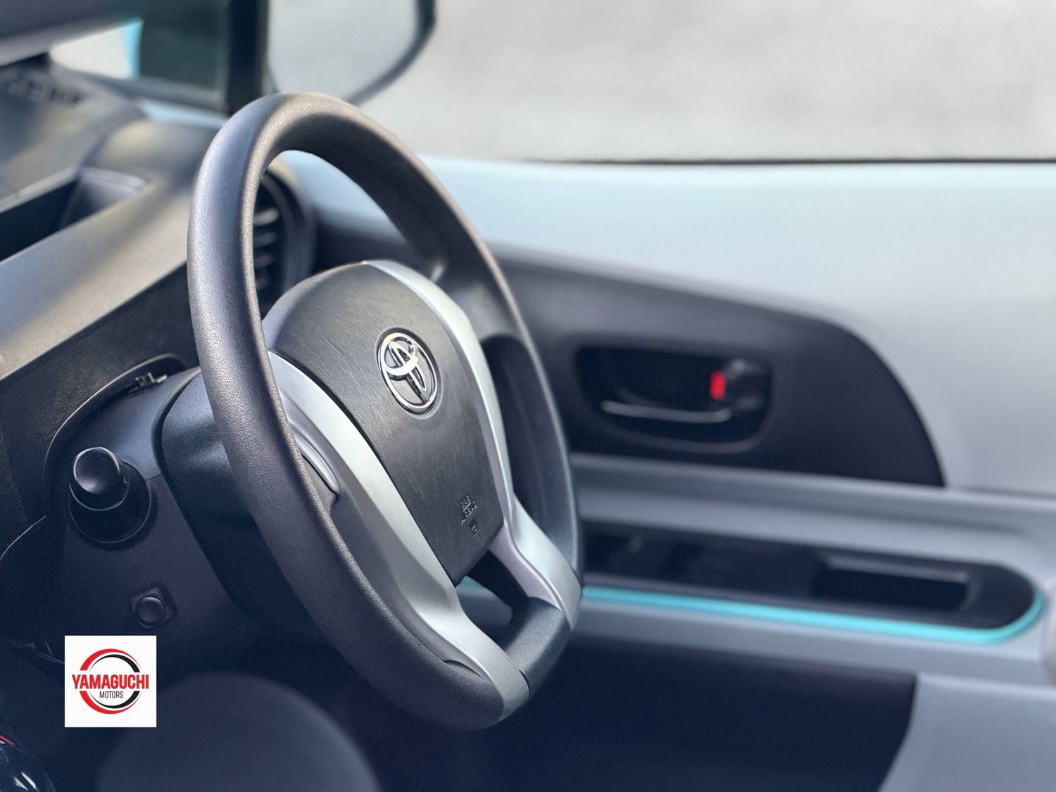 Toyota Aqua Hybrid Blue Edition 