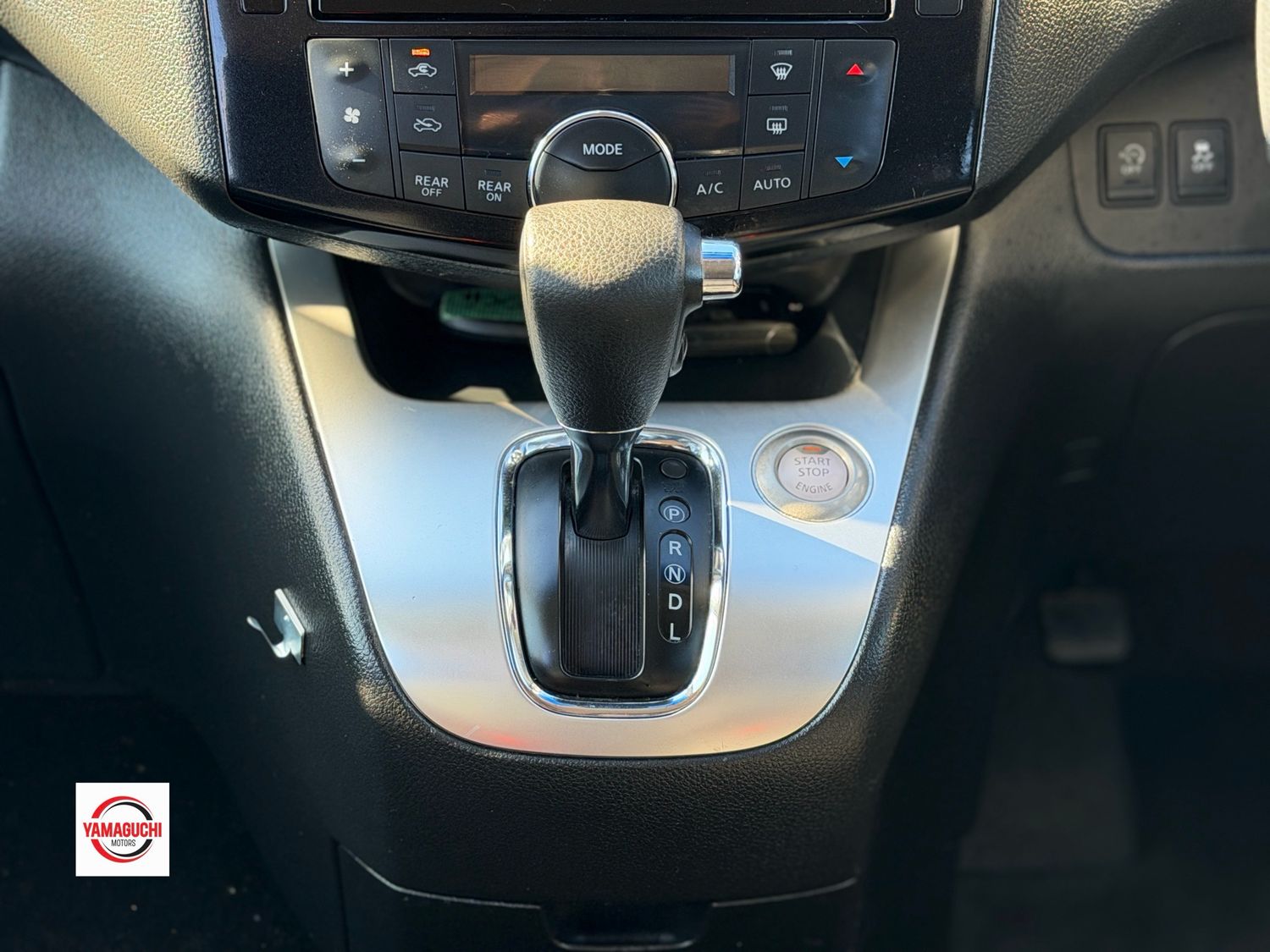 ✨ 2015 NISSAN SERENA S-HYBRID ✨