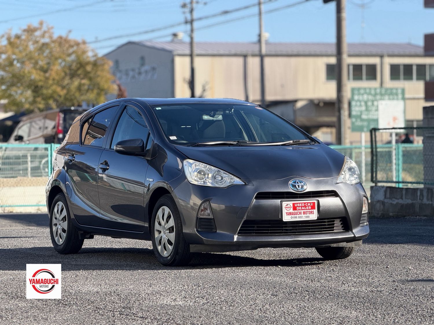 TOYOTA AQUA HYBRID — GRADE S 