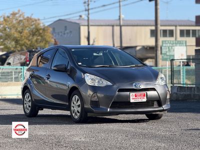 TOYOTA AQUA HYBRID — GRADE S 