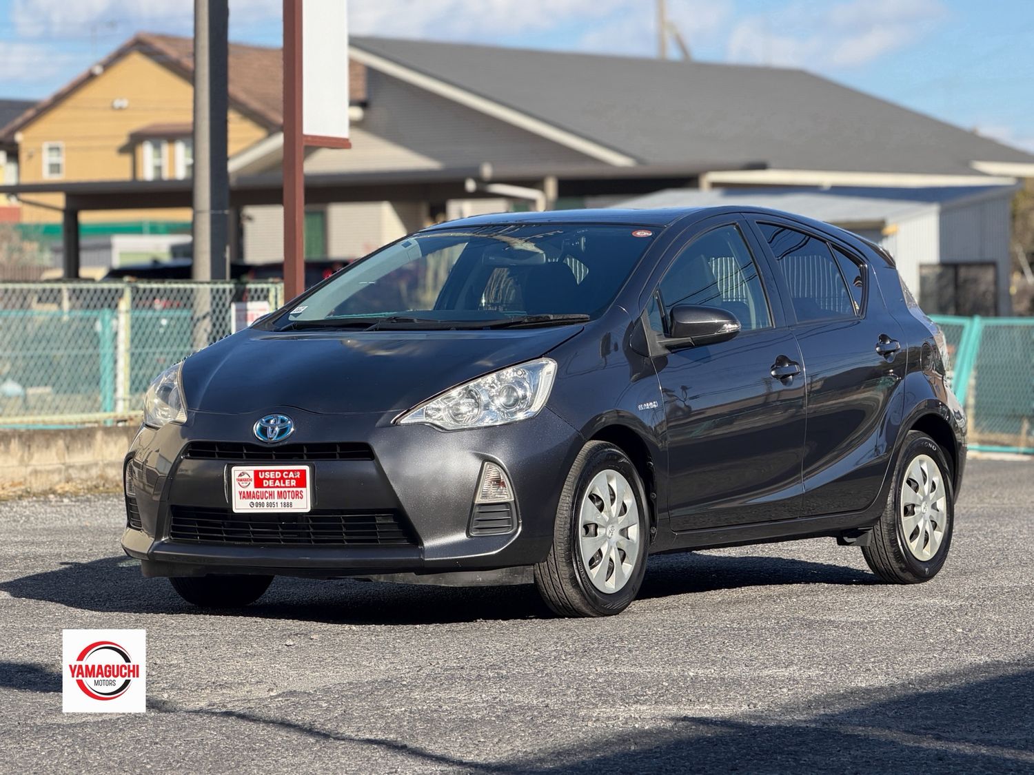 TOYOTA AQUA HYBRID — GRADE S 