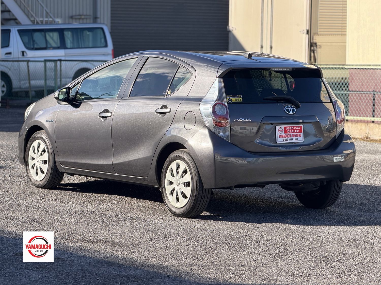 TOYOTA AQUA HYBRID — GRADE S 