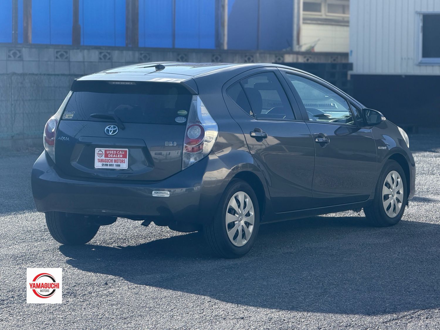 TOYOTA AQUA HYBRID — GRADE S 