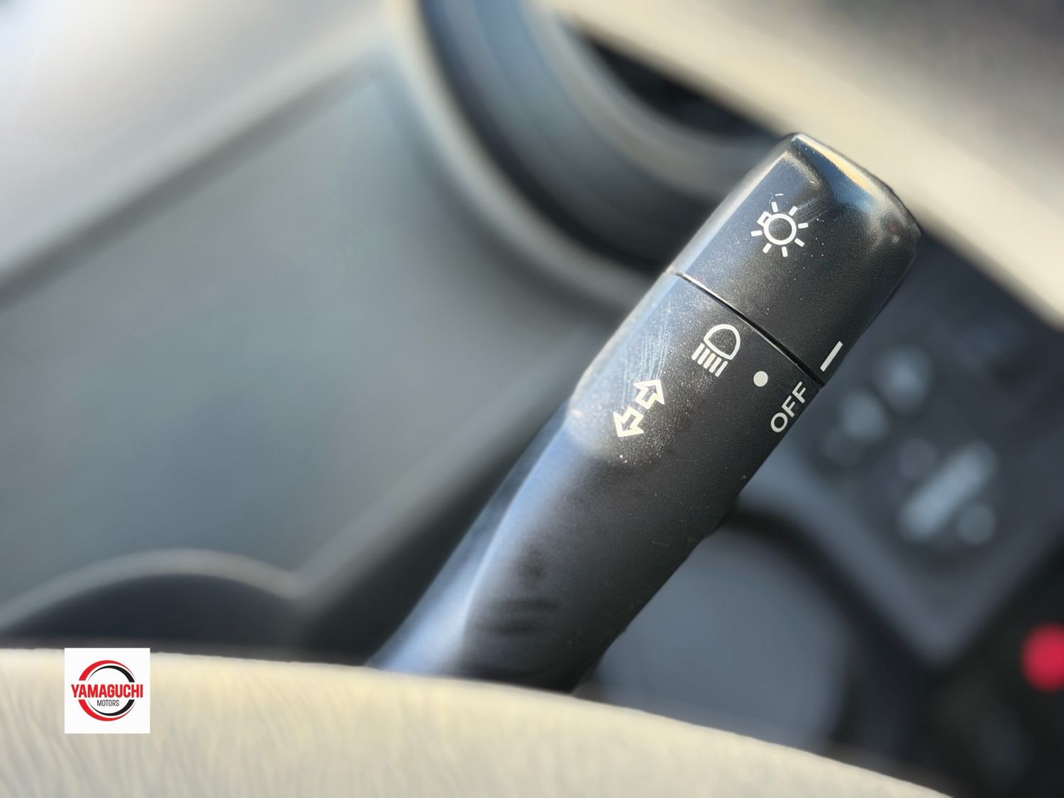 TOYOTA AQUA HYBRID — GRADE S 