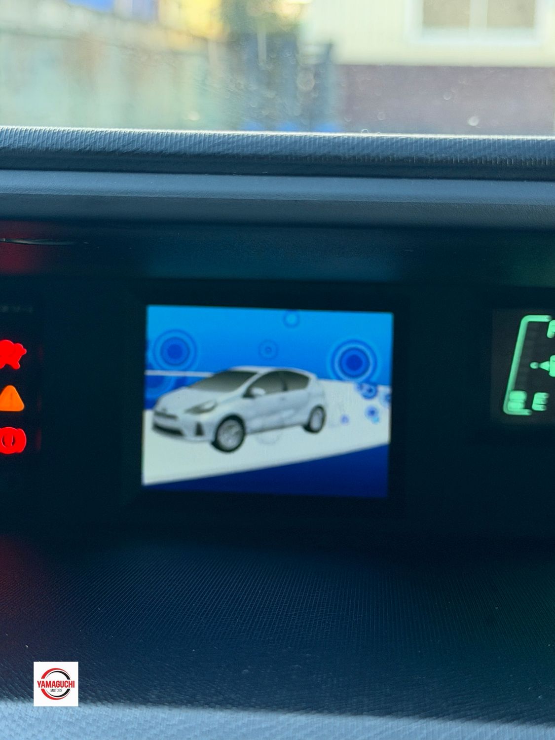 TOYOTA AQUA HYBRID — GRADE S 