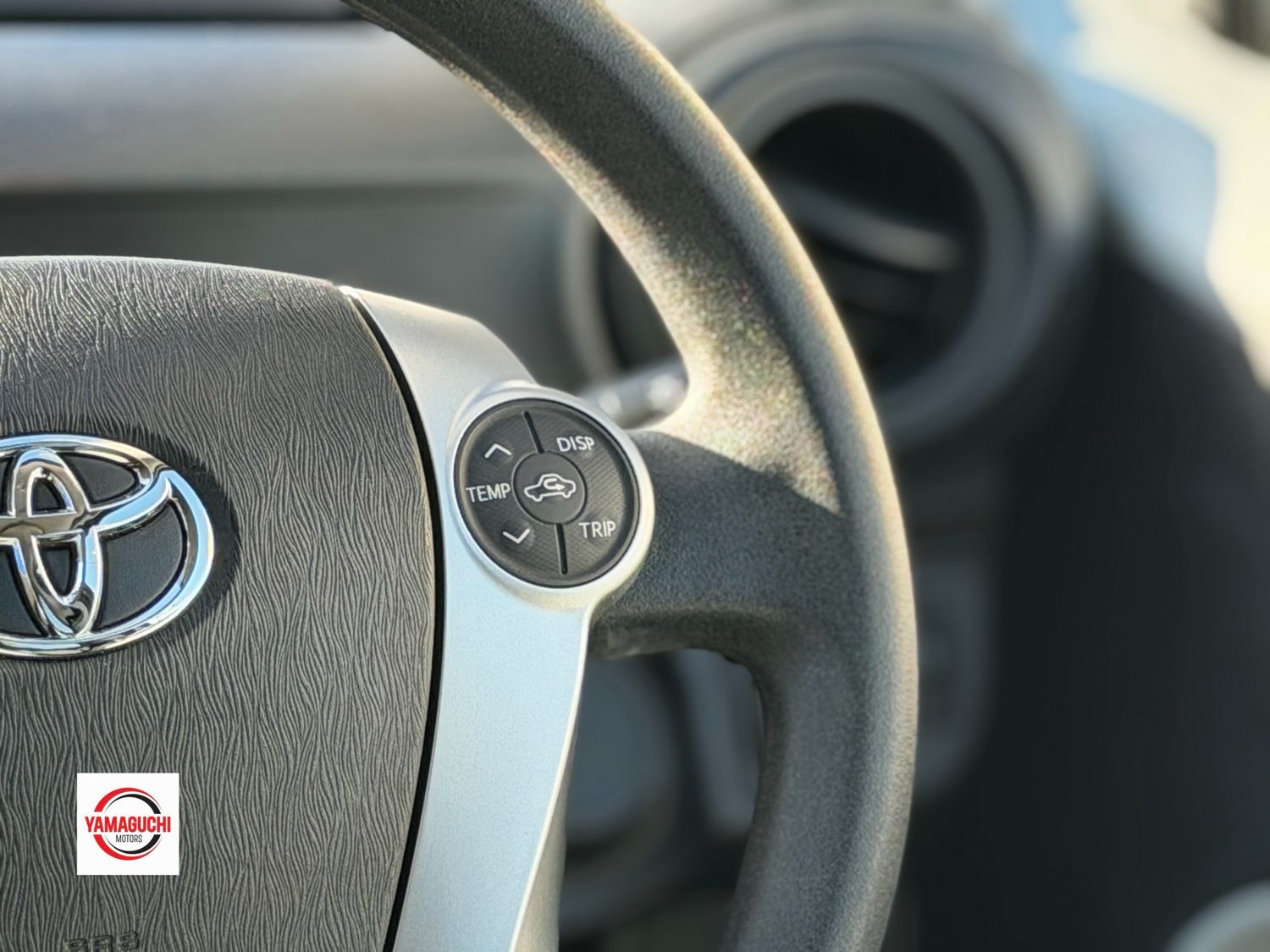 TOYOTA AQUA HYBRID — GRADE S 