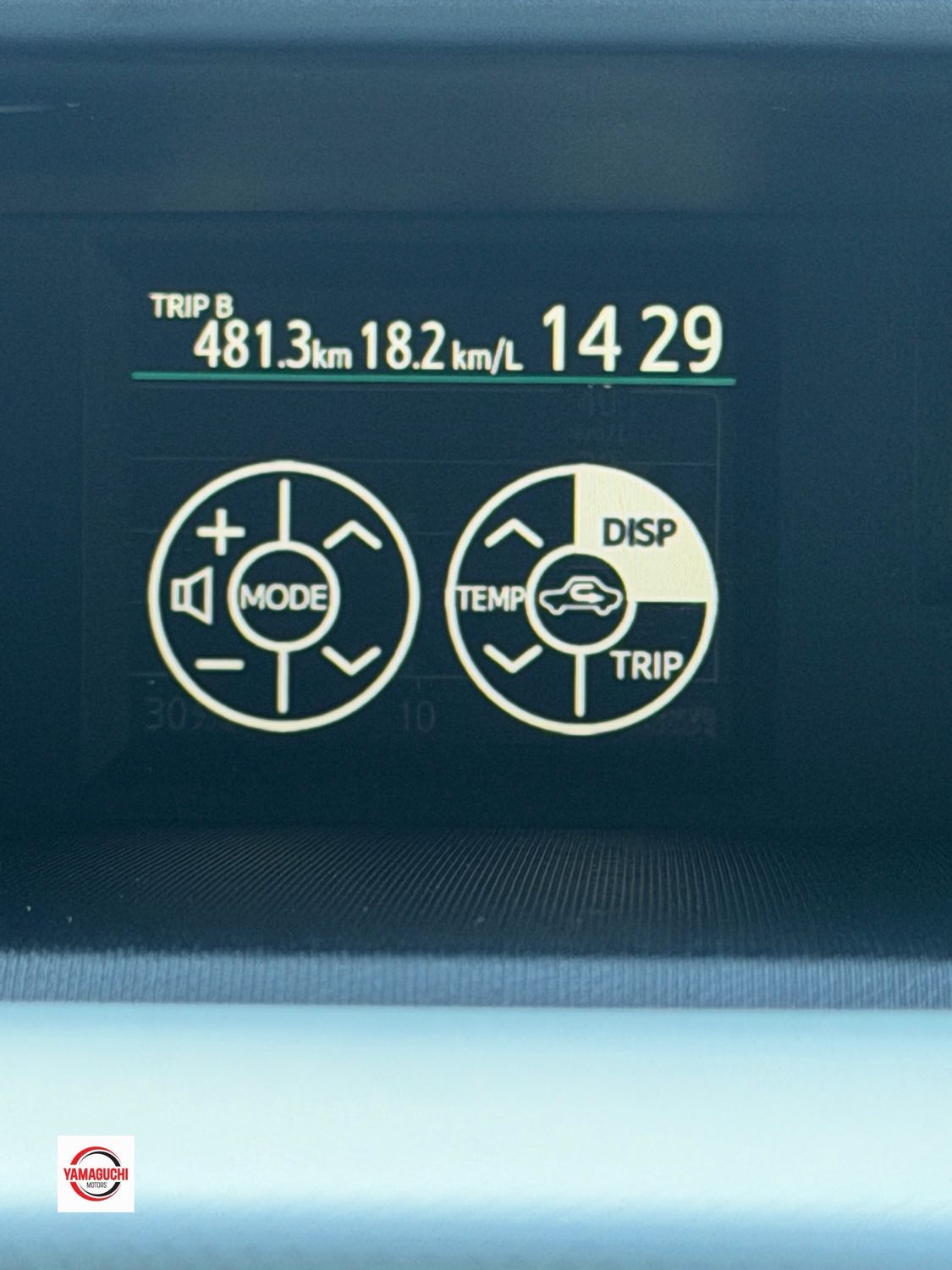 TOYOTA AQUA HYBRID — GRADE S 