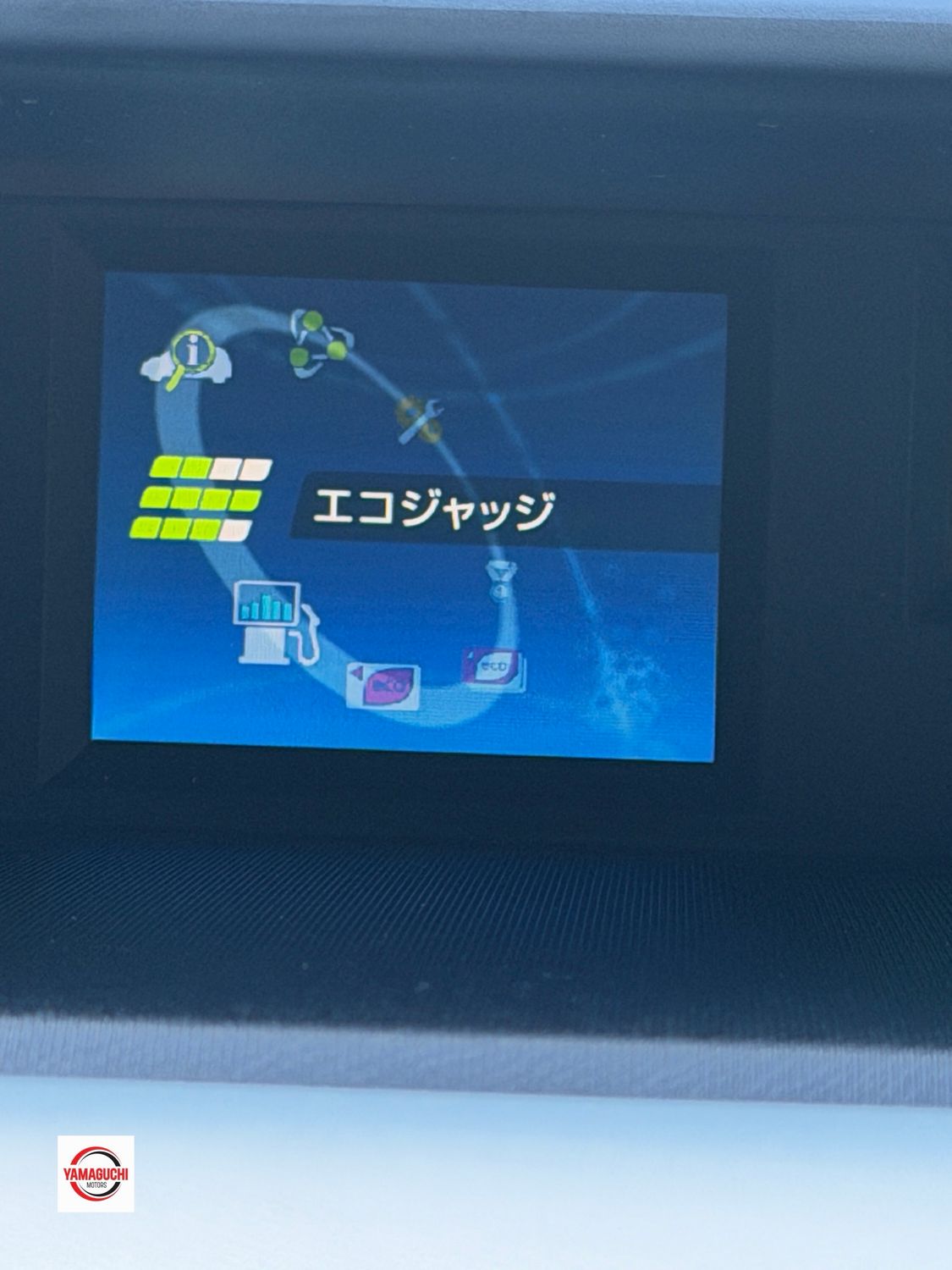 TOYOTA AQUA HYBRID — GRADE S 