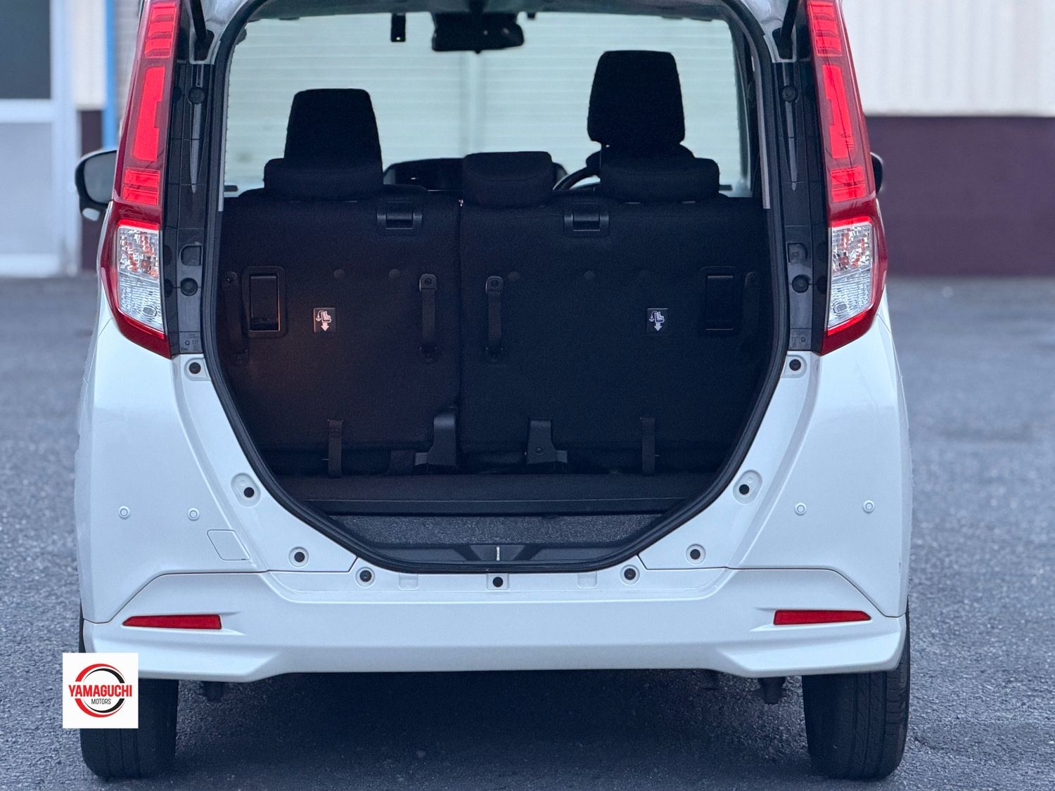 Toyota Roomy Custom G 2020 Model