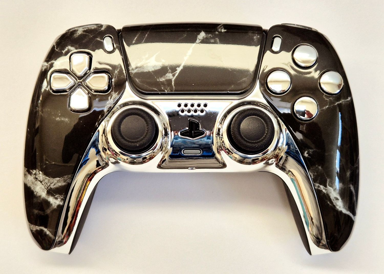 ​Custom PS5 Dualsense Controller - Marble & Silver Chrome Design