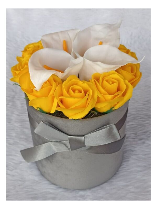 Arreglo floral en caja terciopelo