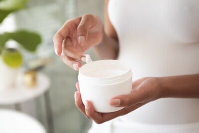 POMATE E CREME IDRATANTI