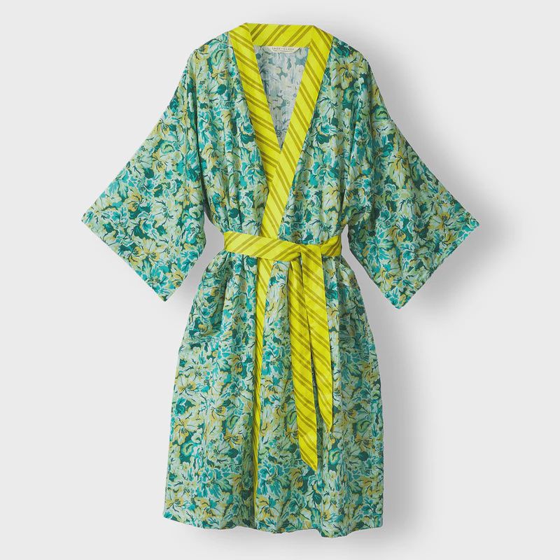 Demi Robe