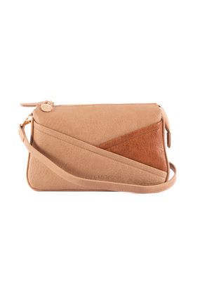 Ava -  Caramel