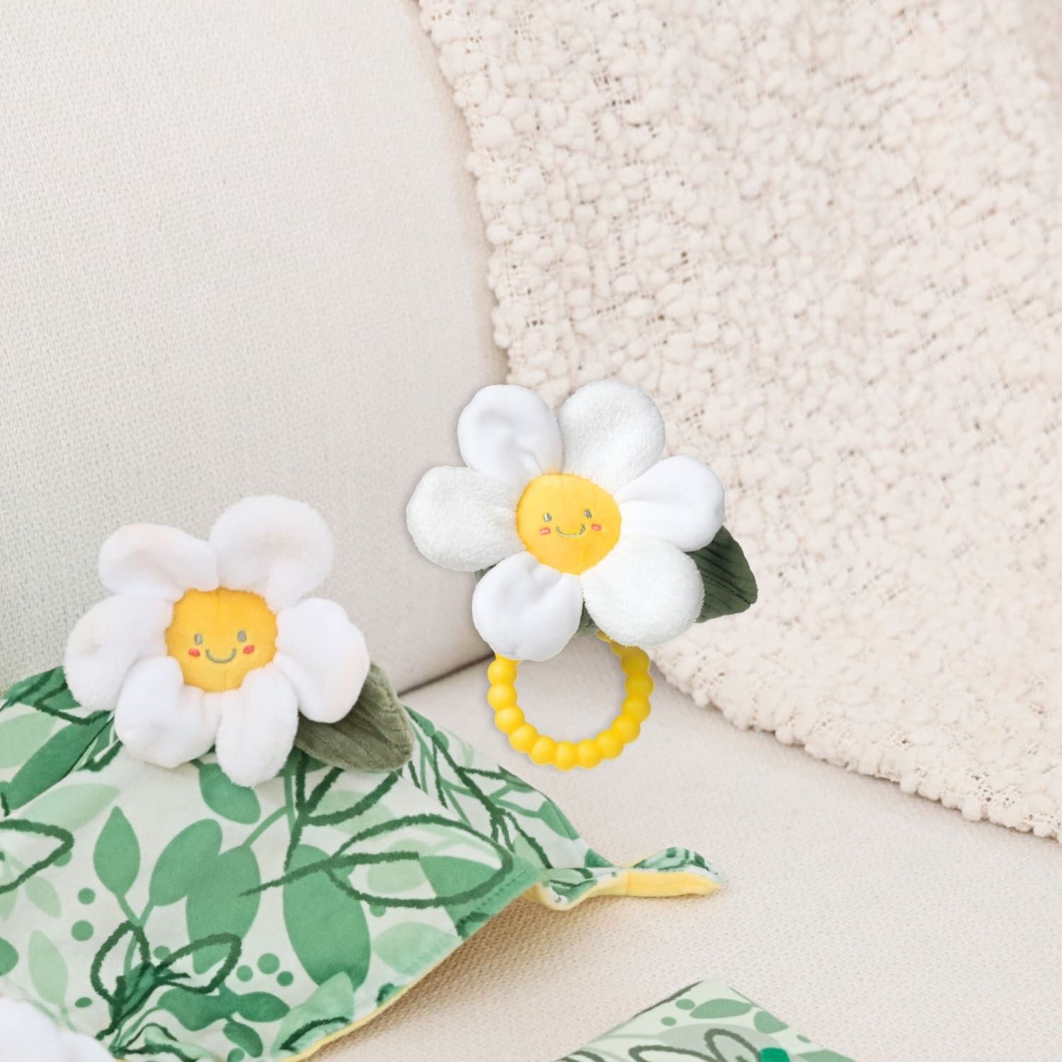 Sweet Soothies Daisy Teether Rattle