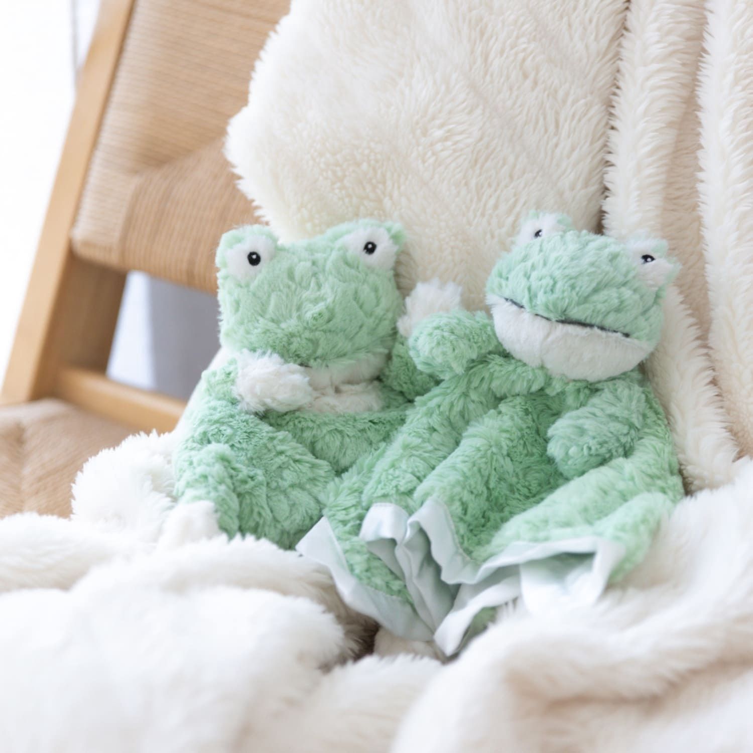 Nursery Mint Frog Character Blanket