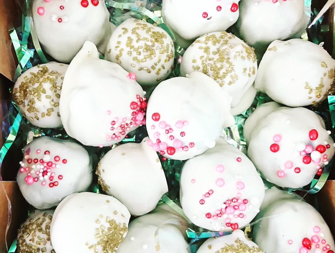 Oreo Cookies & Cream Cake Pops