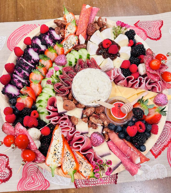 IT's A PARTY! 4 Cheeses, 3 Meats, 2 Condiments, 1 Dip, 5 Accompaniments