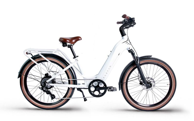 Magnum Wave: Pearl White: Cruiser-Style Ebike