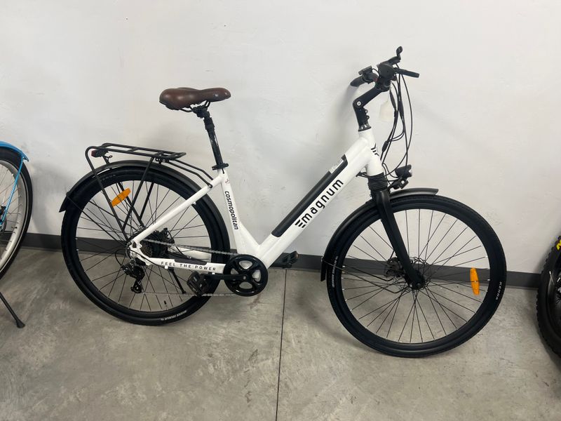 USED: Magnum Cosmopolitian