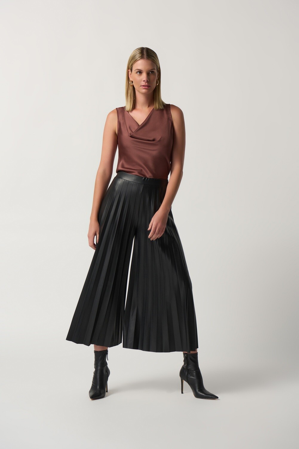 Pleated Faux-Leather Culotte Pants 233109