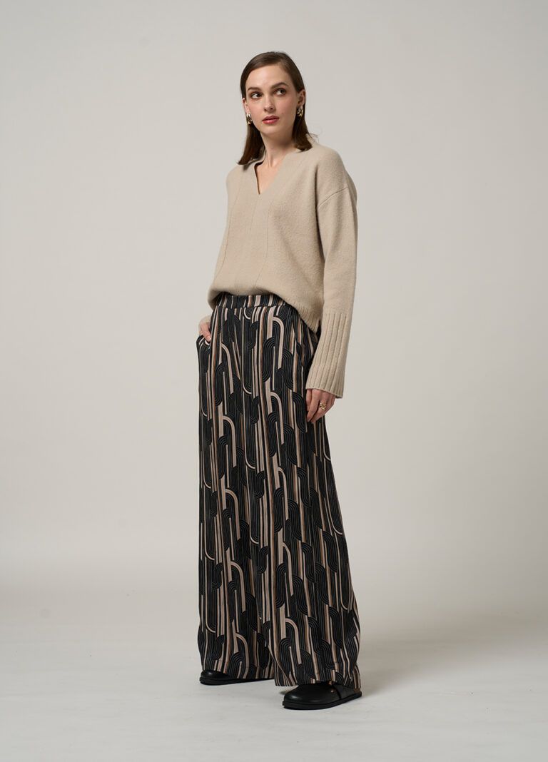 MADLY SWEETLY WEEKENDER SWEATER MSK2535