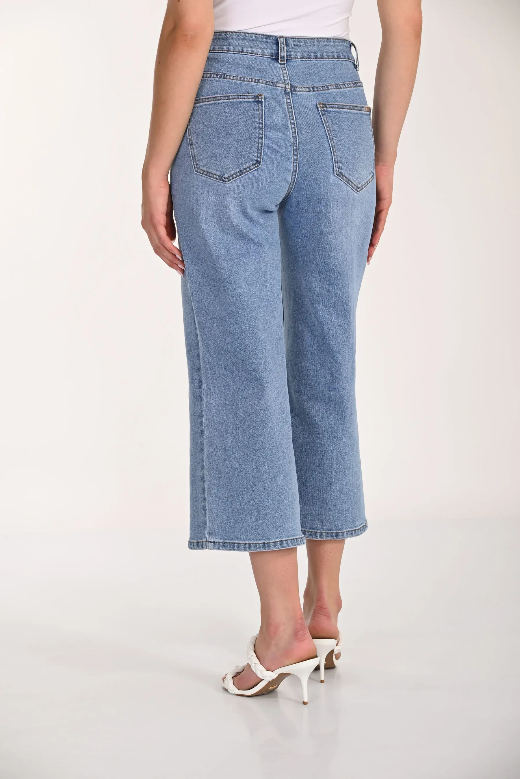 Frank Lyman Denim Cropped Pants 266523
