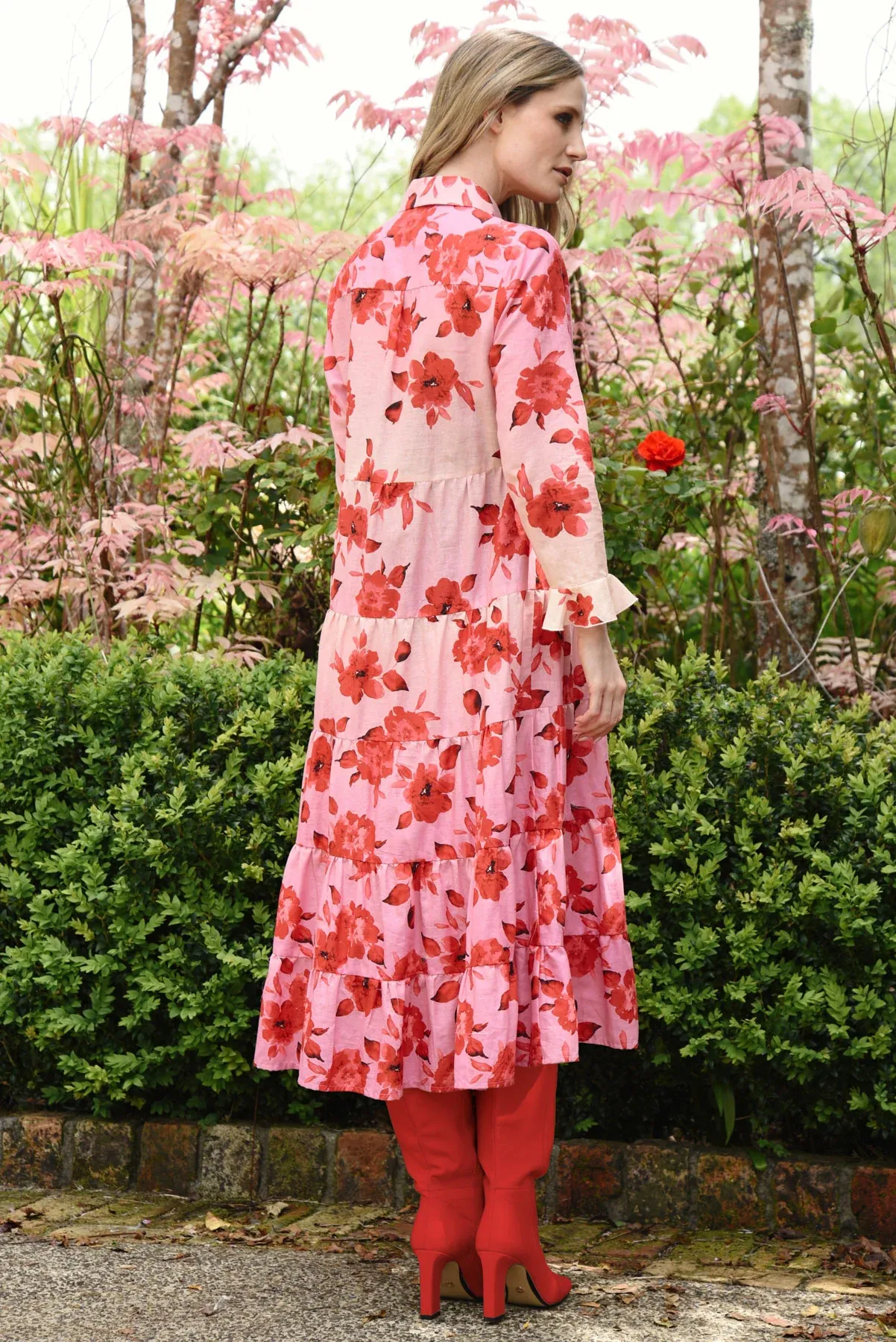 Curate In The Long Dress CT5336