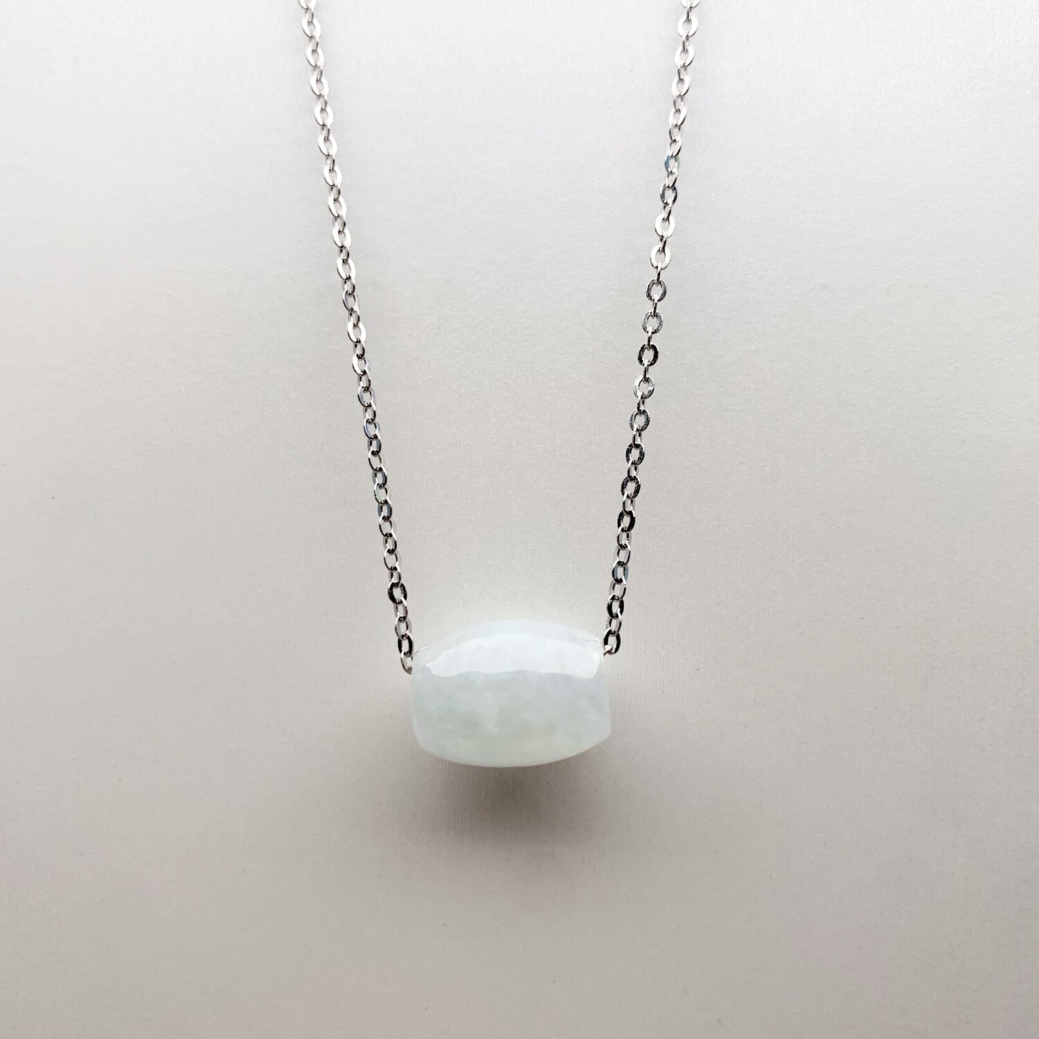 WHITE TRANSLUCENT JADEITE BEAD NECKLACE
冰白路路通翡翠純銀頸鍊