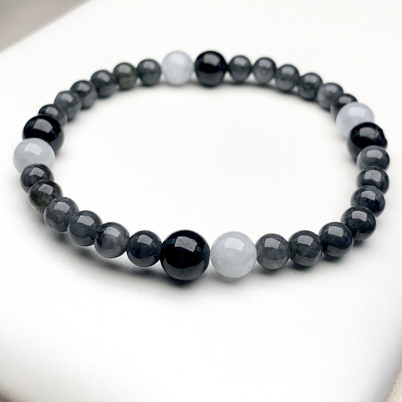 Black Jade Bracelet 烏雞翡翠手鍊