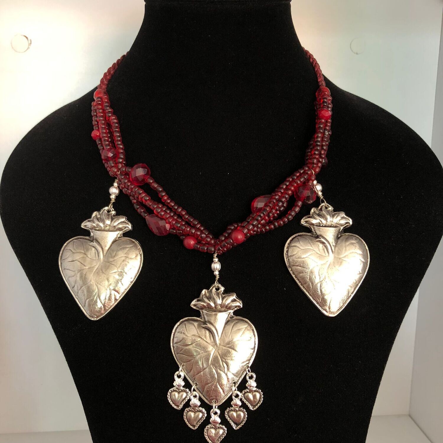 Collar 3 Corazones Grandes, Colores: Rojo