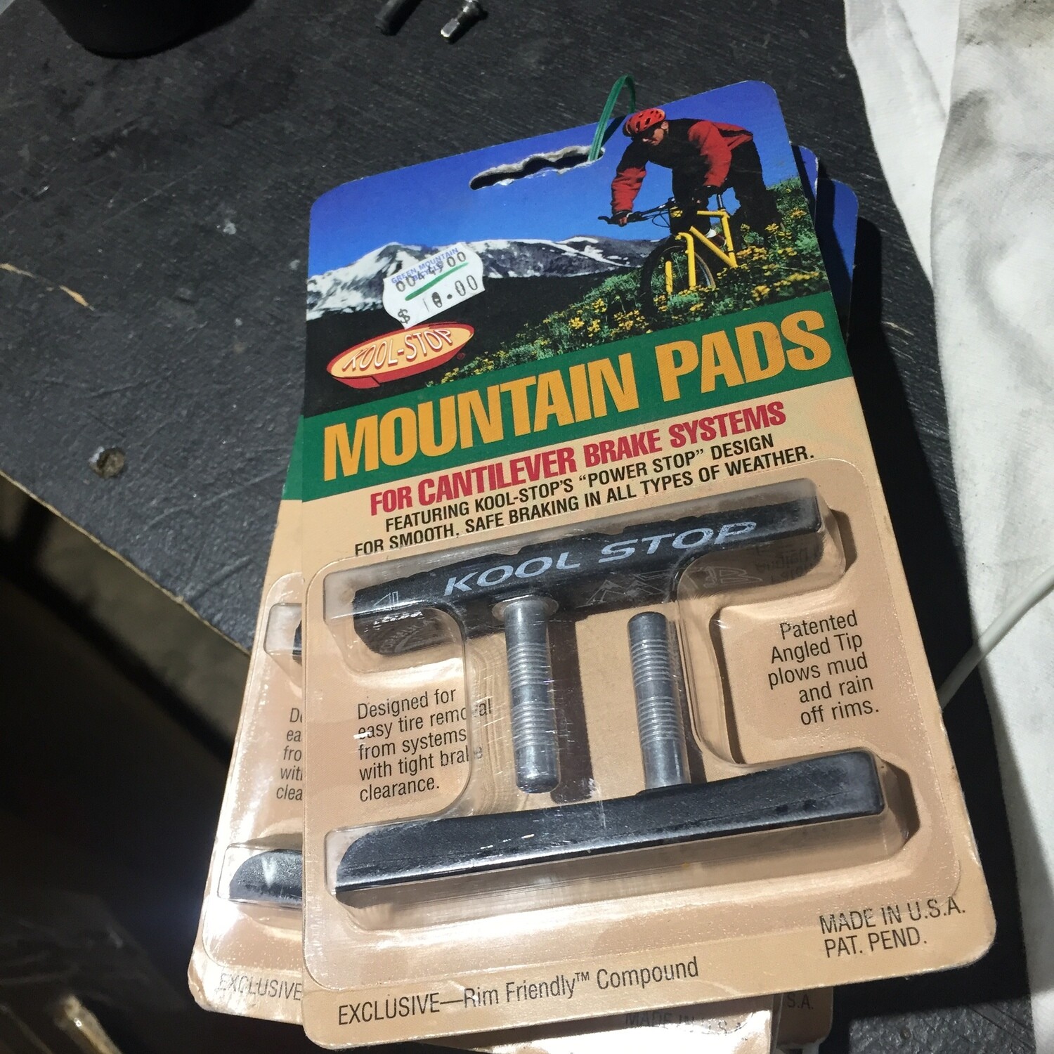 Kool-Stop Mtn. Brake Shoe Standard Studded Black (990 &amp; Cantilever)