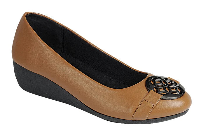 Legosa-13  Wedge with Medalion, Color: Tan, Size: 5
