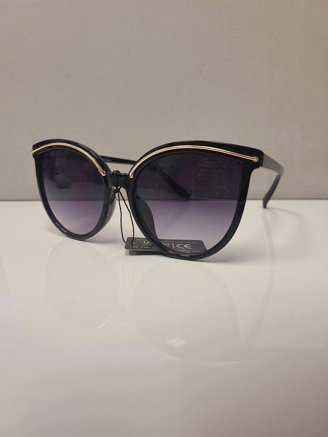 SG-4685   Classic Fashion Sunglasses, Color: Black