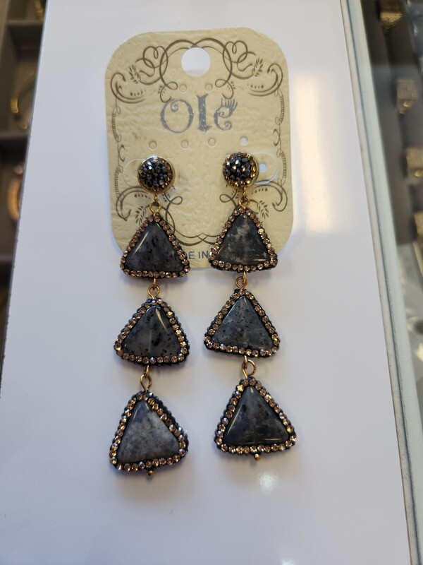 E2914    Dangle Triangle Stone Earrings   Gold