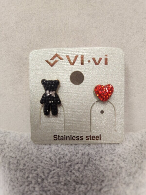 PSE3382   Black Bear And Red Heart Earrings