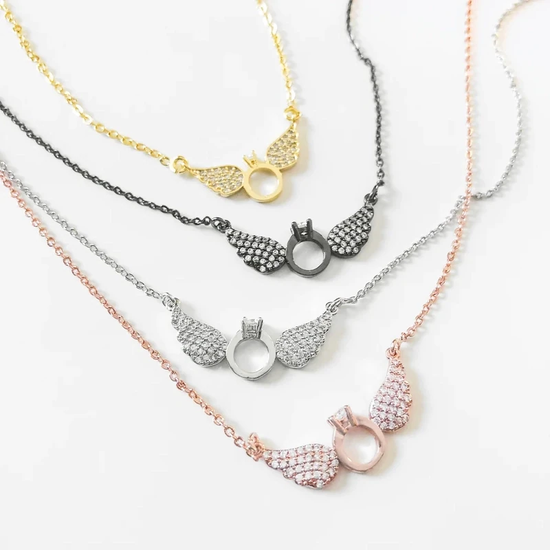 CC104   Wings Necklace