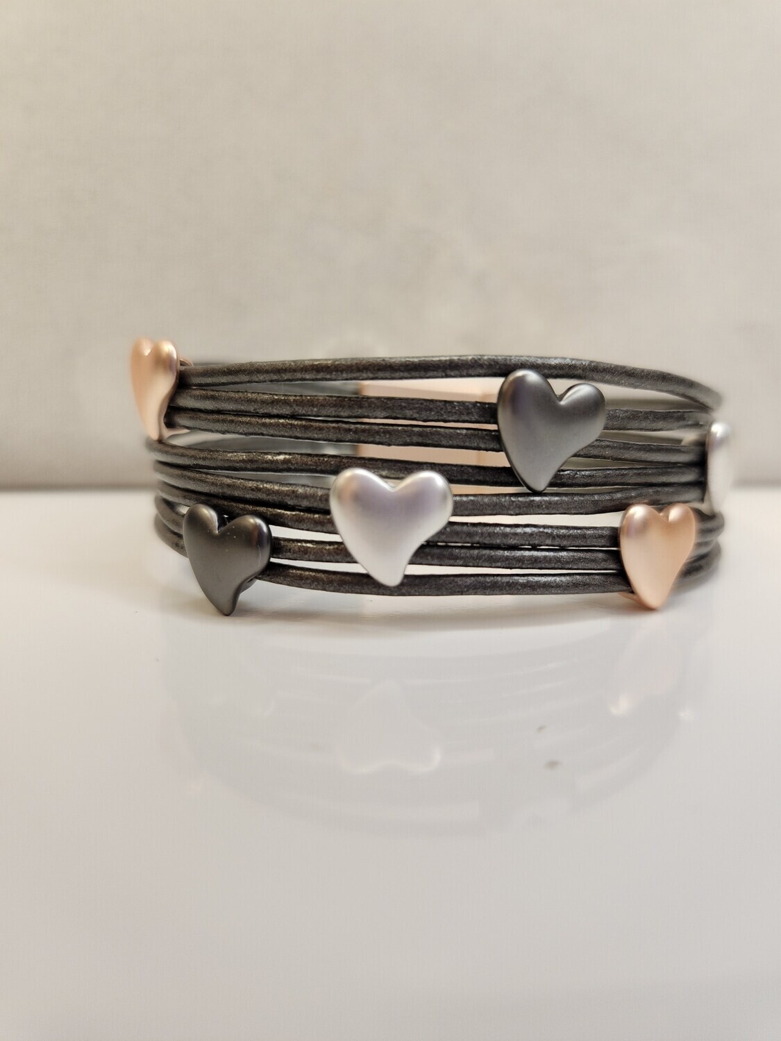 Magnetic Bracelet Grey Leather strips with colored hearts
