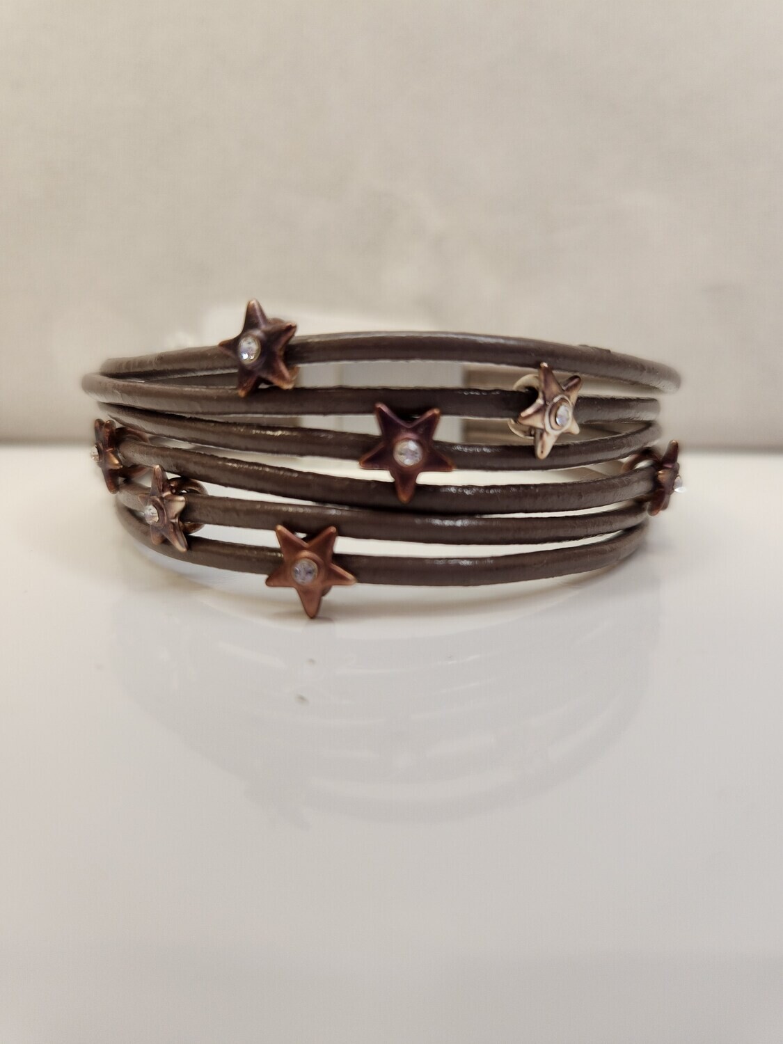 Magnetic Bracelet Taupe Leather strips with bronze stars