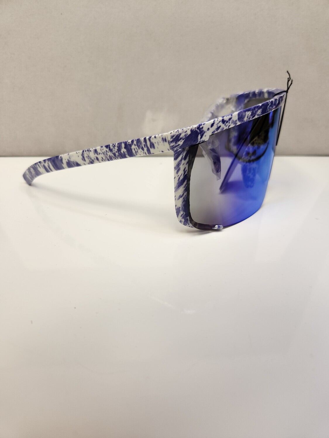 P30416   Paint Splatter Shield Sunglasses, Color: Purple/White