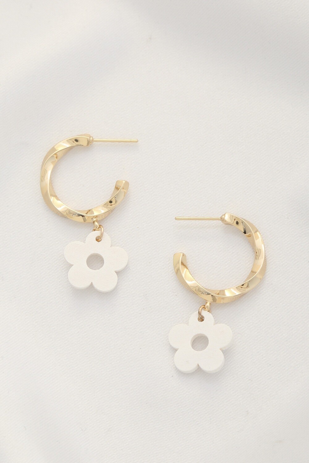 CE-3312   Flower Twisted Open Hoop Earring, Color: White