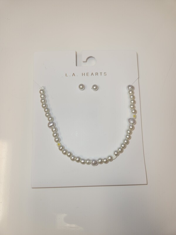 Pearl and daisy Necklace and Earring Set