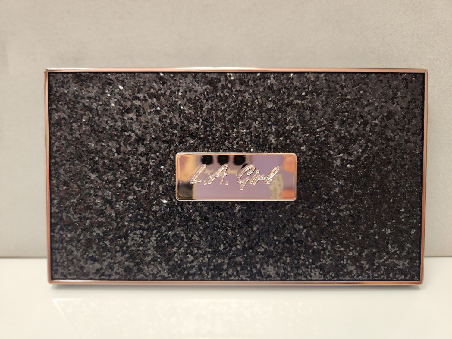 LA Girl 18 Eyeshadow Palette   Black