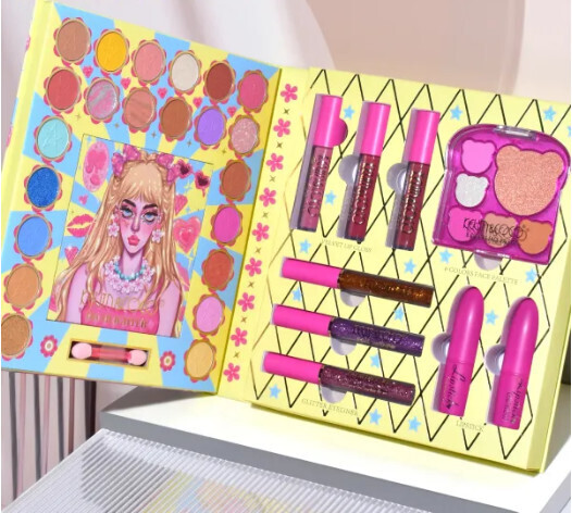 Kevin &amp; Coco 32 Color Girl Yellow Doll Makeup Set