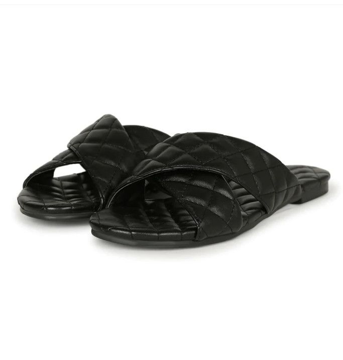 Lux -58   Flat Sandals, Color: Black, Size: 5 1/2