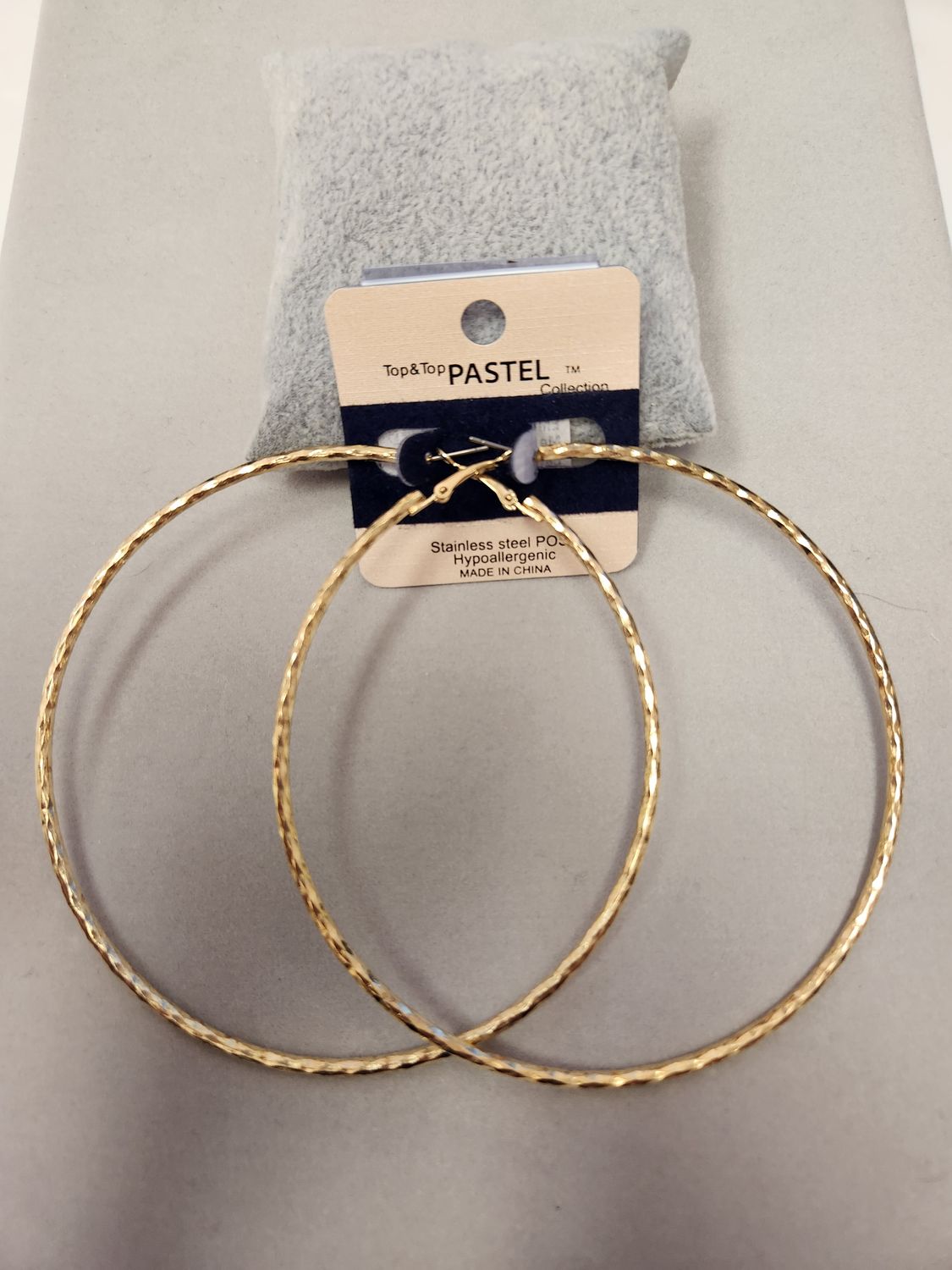 EME-1805   Metal Hoop Earrings   , Color: Gold