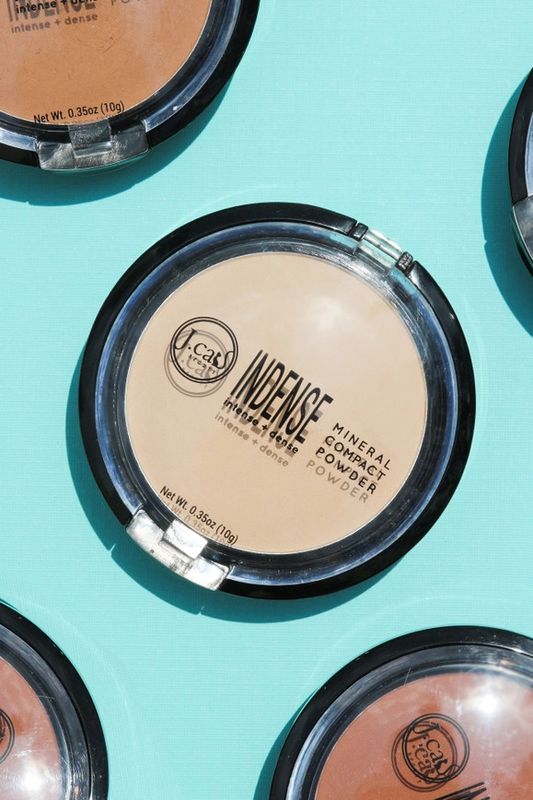 Amor us Indense Mineral Compact Powder