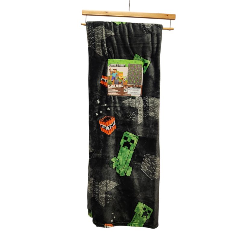 Mindcraft JFA96-02 Plush Blanket 50in.x70in.