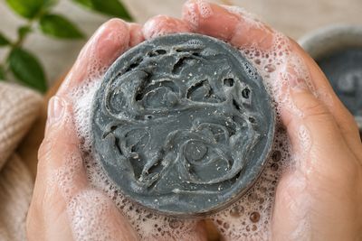 Carbon & Clay Facial Bar